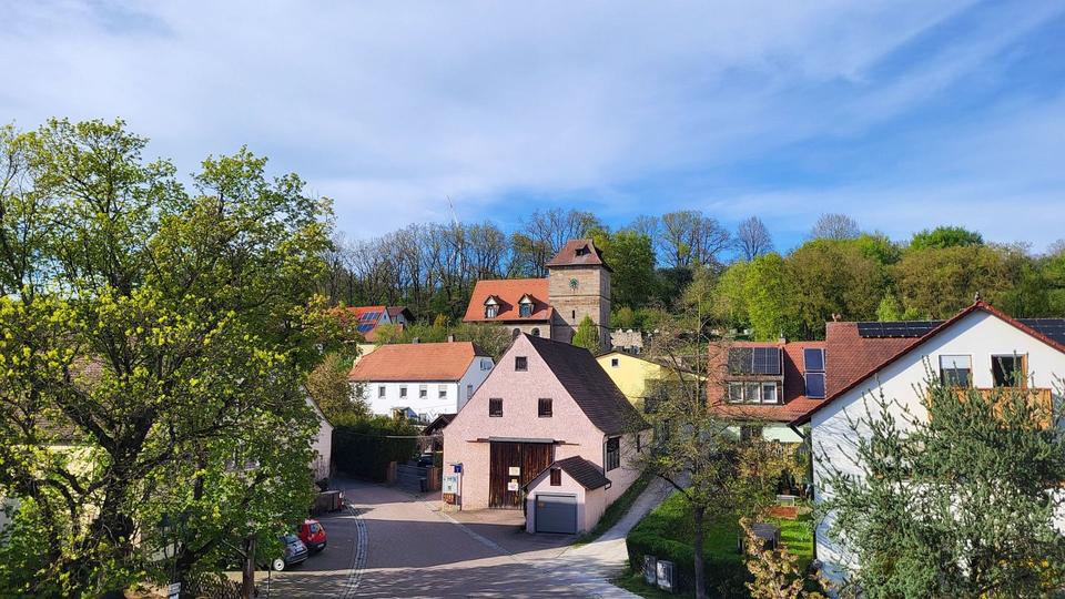 Dachgeschoßwohnung Langenzenn - 1.5 Zimmer, 45 m&sup2;, 450&euro; | Angebot:26326292