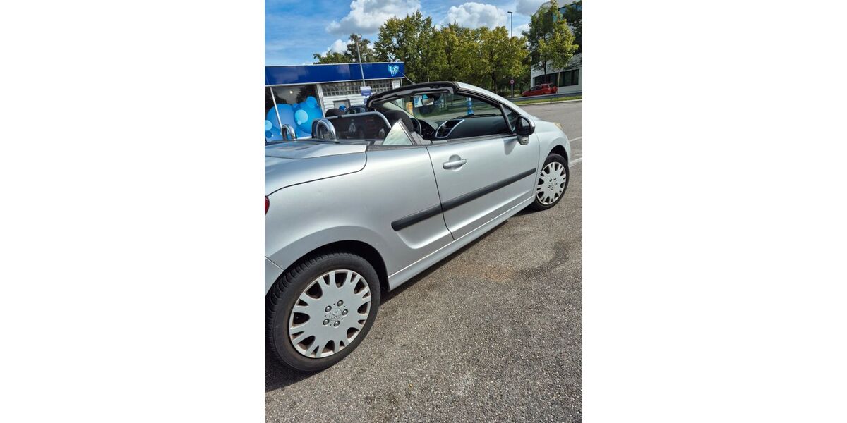 Peugeot 207 110.000 km 2.990 &euro; München 81829