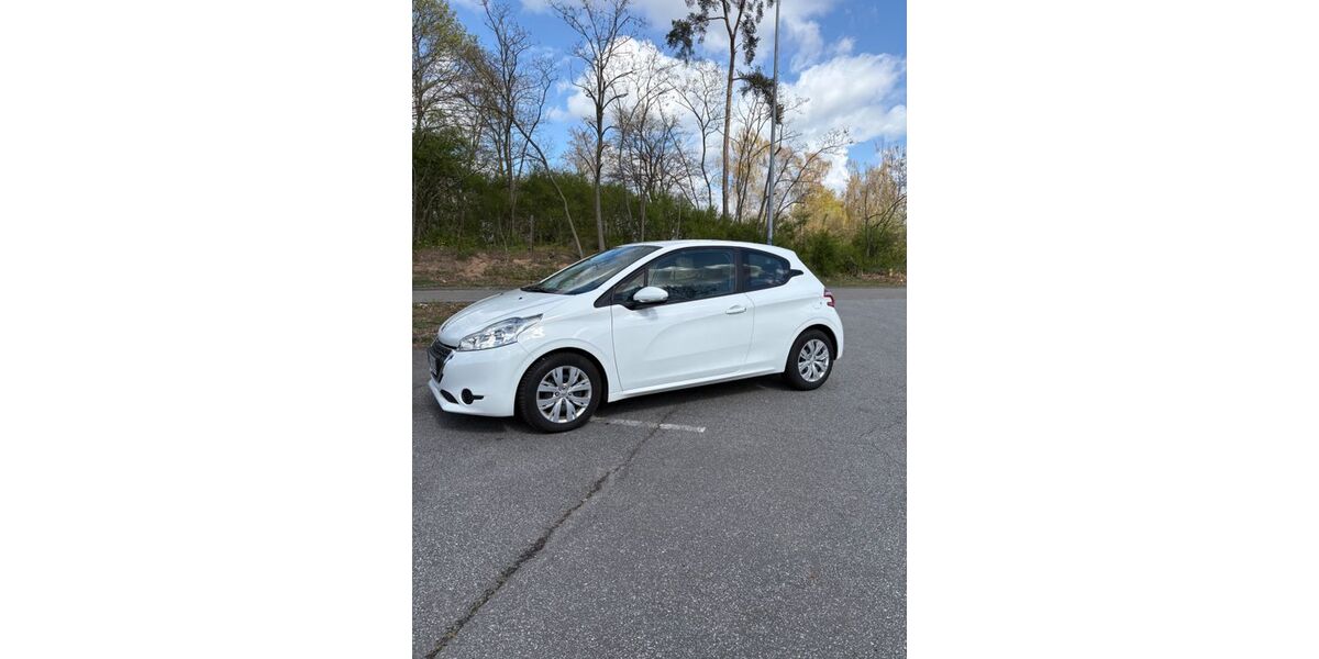 Peugeot 208 82.900 km 7.299 &euro; Mannheim 68309