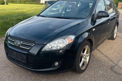 Kia ceed / Ceed 220.000 km 1.500 &euro; Gingen 73333