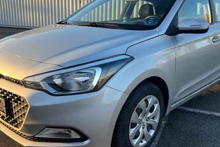 Hyundai i20 91.000 km 7.699 &euro; Berlin 12057