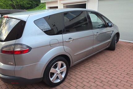 Ford S-Max 240.731 km 3.900 &euro; Stolberg 52222
