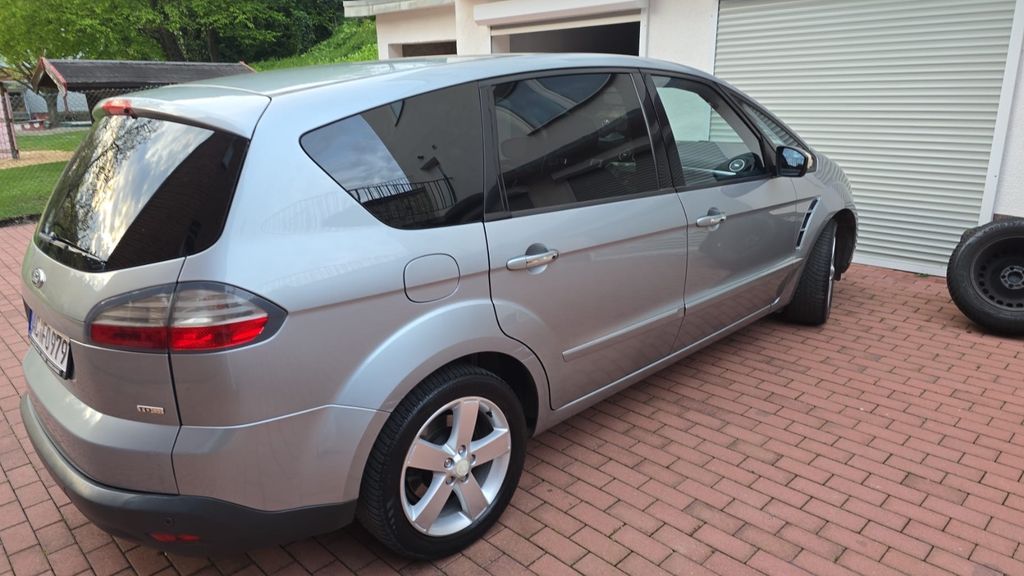 Ford S-Max 240.731 km 3.900 &euro; Stolberg 52222
