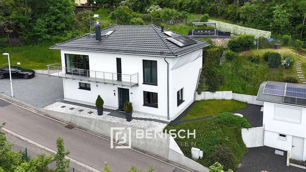 Haus zum Kaufen in Dresden 975.000 € 171.55 m²