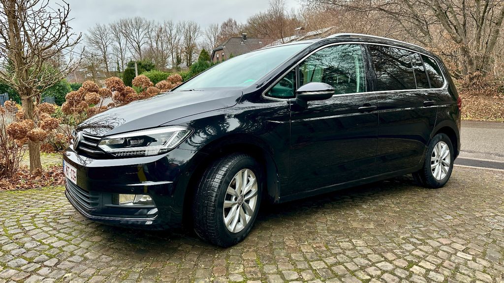 VW Touran 85.842 km 22.950 &euro; Aachen 52066