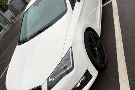Seat Leon 73.639 km 10.990 &euro; Remscheid 42859