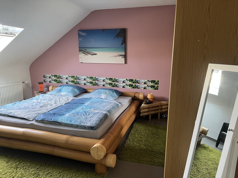 Moderne Dachgeschoßwohnung in ruhiger Lage