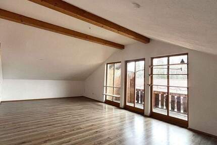 Ruhig gelegene 2 Zimmer Dachgeschosswohnung zu verkaufen 2 zimmer