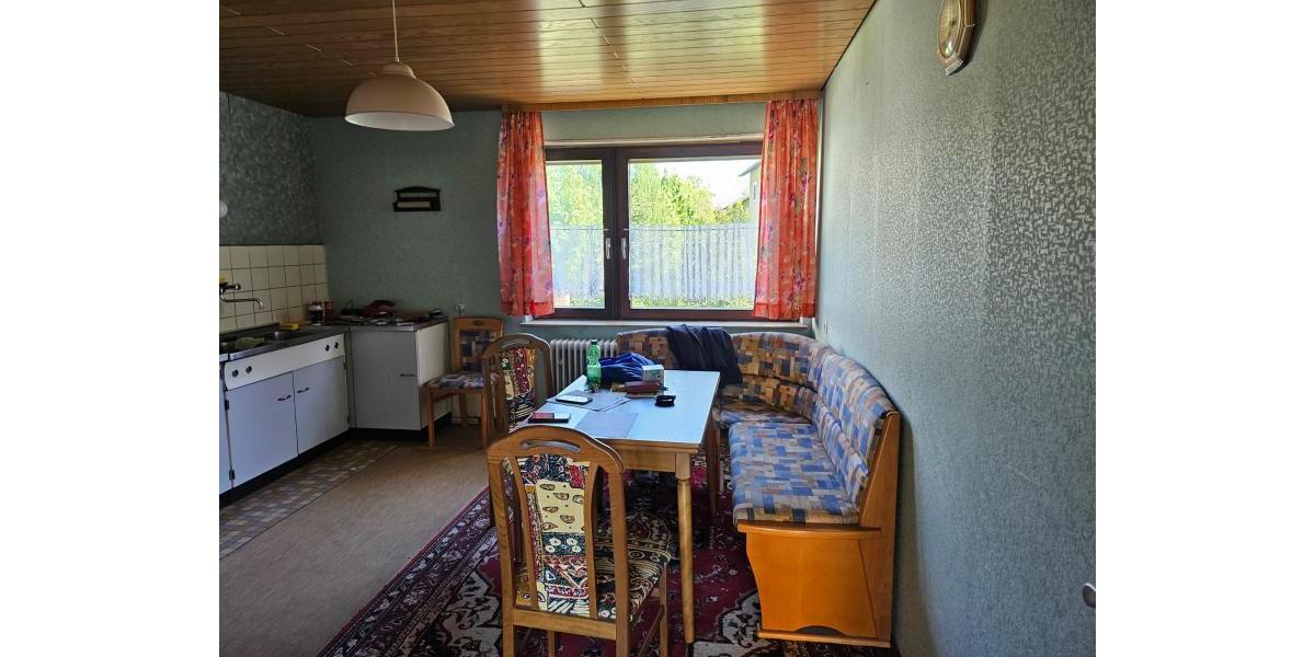 ObjNr:19684 - Freistehendes Einfamilienhaus mit Vor- und Rückgarten sowie Garage und Stellplatz - Bungalow Eisenberg (Pfalz) | Angebot:20430159