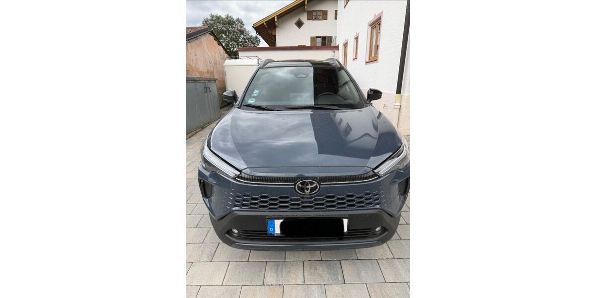 Toyota Corolla Cross 9.000 km 39.900 &euro; Garmisch-Partenkirchen 82467