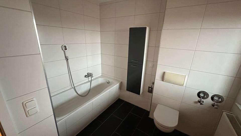 Etagenwohnung Blankenhain - 4 Zimmer, 125 m&sup2;, 900&euro; | Angebot:26319721