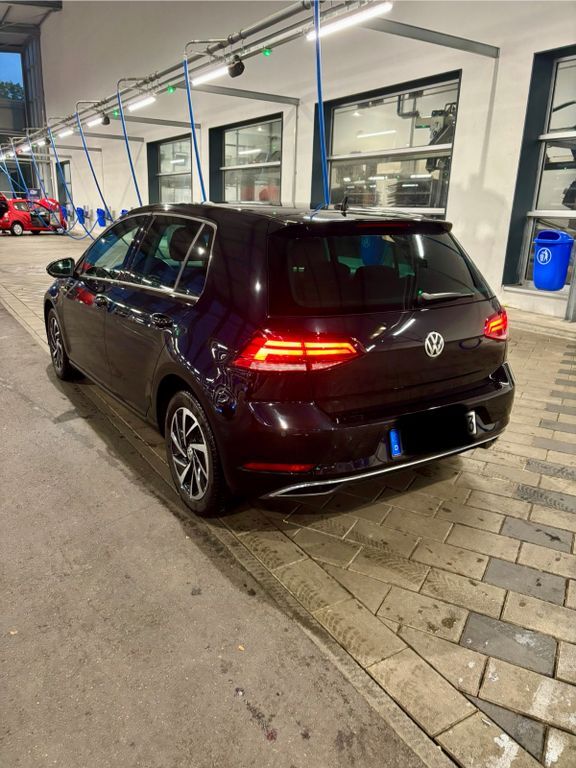 VW Golf 143.000 km 11.000 € Reutlingen 72762