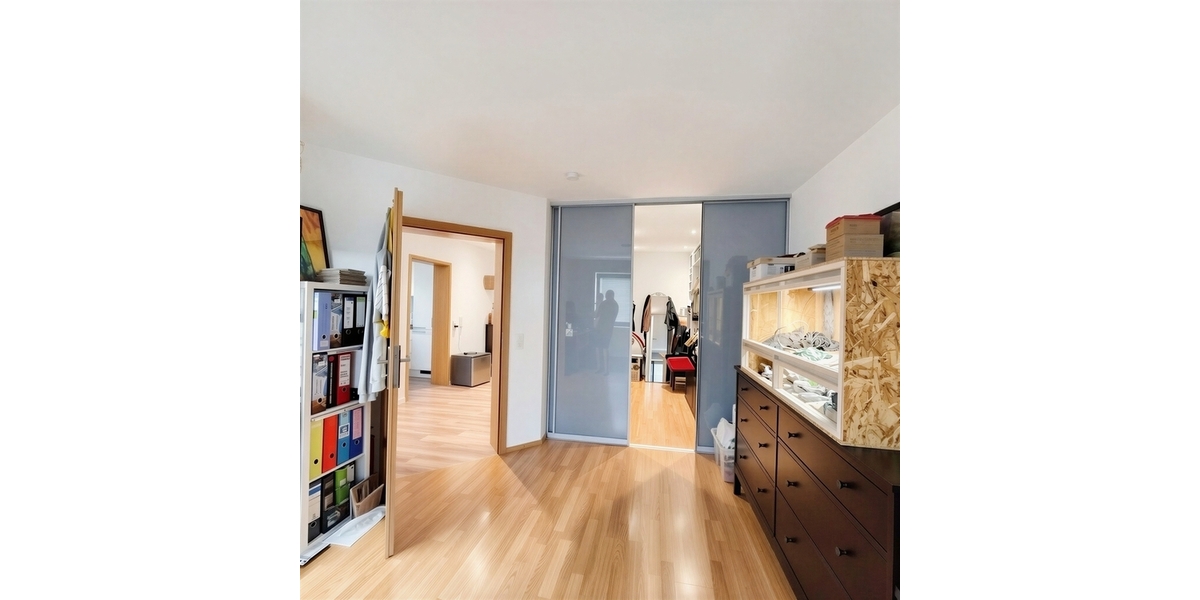 Modernisiertes Raumwunder: 130 m² Etagenwohnung mit 2 Balkonen und Garten - Etagenwohnung Otterberg | Angebot:27130943