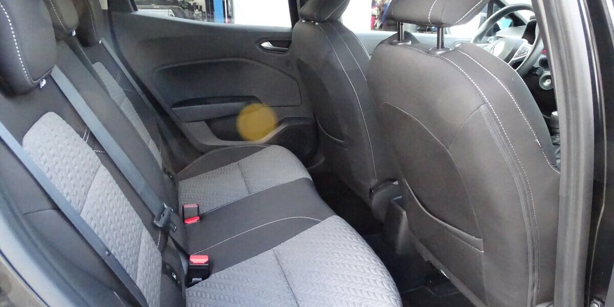 Renault Clio 1,0l Evolution Navi Rückfahrkamera, Einparkhi 31.015 km 12.990 € Rodgau 63110