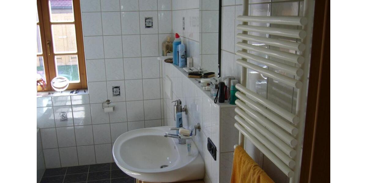 Einfamilienhaus Abenberg - 2 Zimmer, 80 m&sup2;, 800&euro; | Angebot:26411144