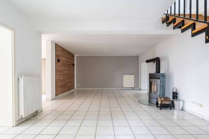 Freistehendes Einfamilienhaus in Weinsheim - Innenbereich modern saniert 4 zimmer