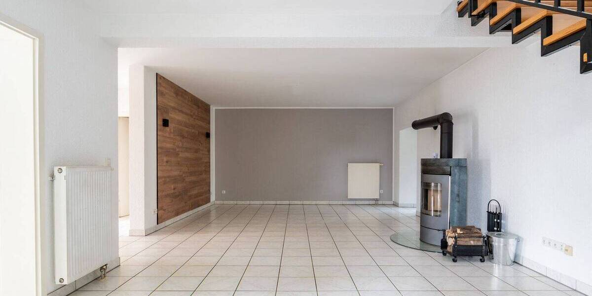 Freistehendes Einfamilienhaus in Weinsheim - Innenbereich modern saniert 4 zimmer