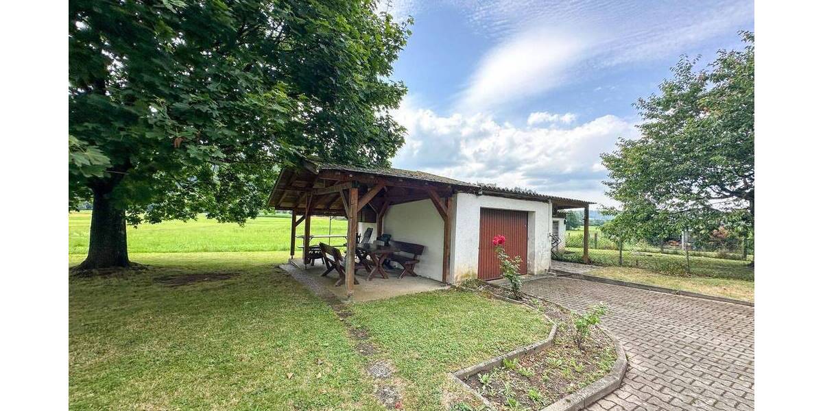 RESERVIERT-Großzügiges Baugrundstück mit Wiesengrundstücken & Wohnhaus in idylischer Lage von Sexau zimmer