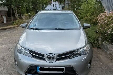 Toyota Auris 138.000 km 9.200 &euro; Petersberg 36100