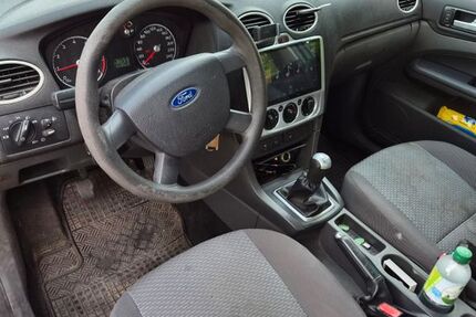 Ford Focus 300.700 km 1.700 &euro; Stolk 24890