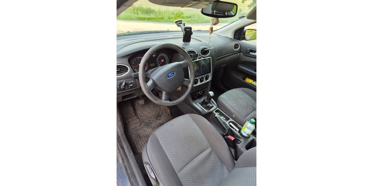 Ford Focus 300.700 km 1.700 &euro; Stolk 24890