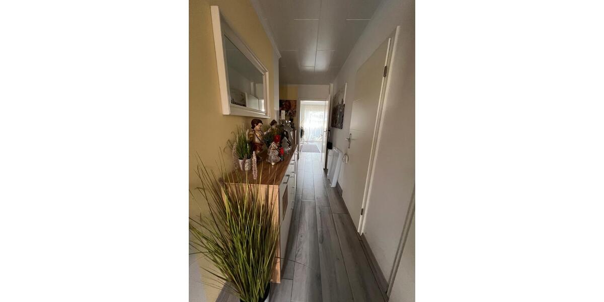 Erdgeschoßwohnung Enger - 3 Zimmer, 96 m&sup2;, 850&euro; | Angebot:26652911