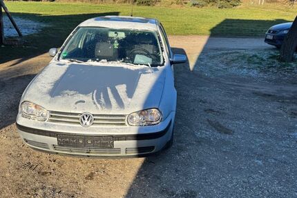 VW Golf 144.644 km 900 &euro; Holzheim 93183