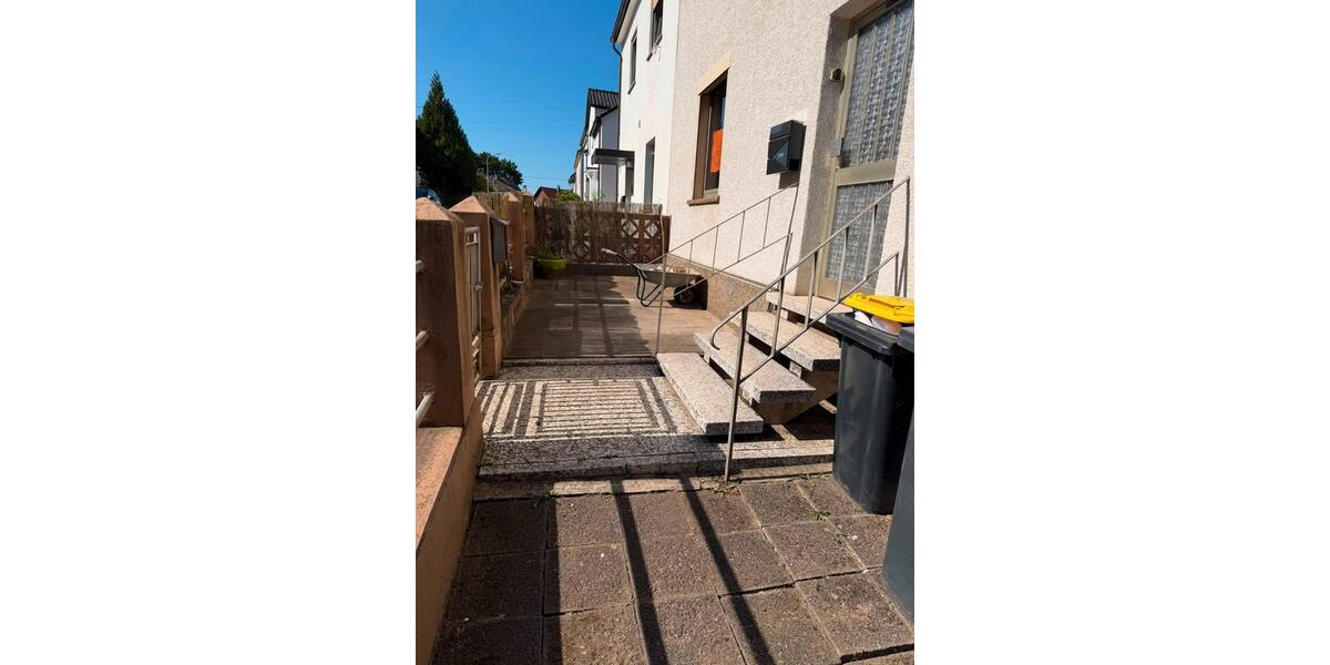 Einfamilienhaus Völklingen - 7 Zimmer, 120 m&sup2;, 85.000&euro; | Angebot:27135159