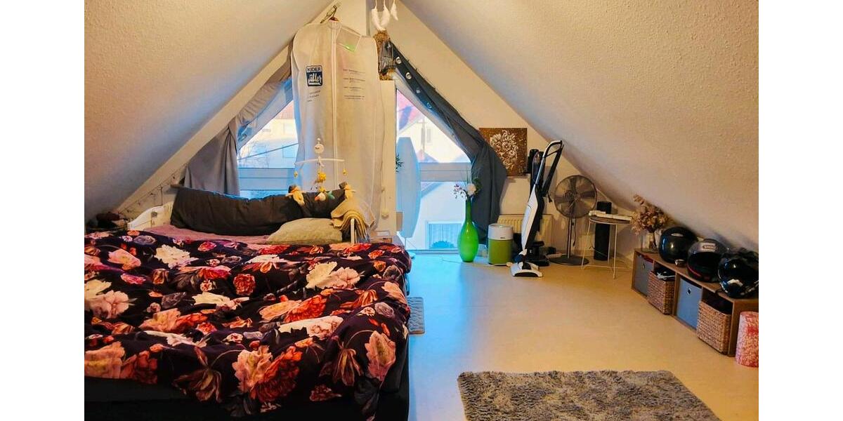 Dachgeschoßwohnung Balingen - 2.5 Zimmer, 73 m&sup2;, 880&euro; | Angebot:26337382