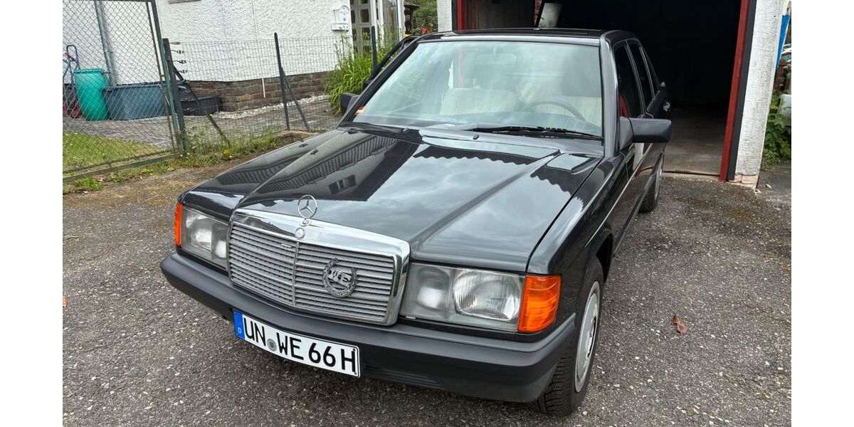 Mercedes-Benz 190 215.675 km 10.490 &euro; Kastellaun 56288