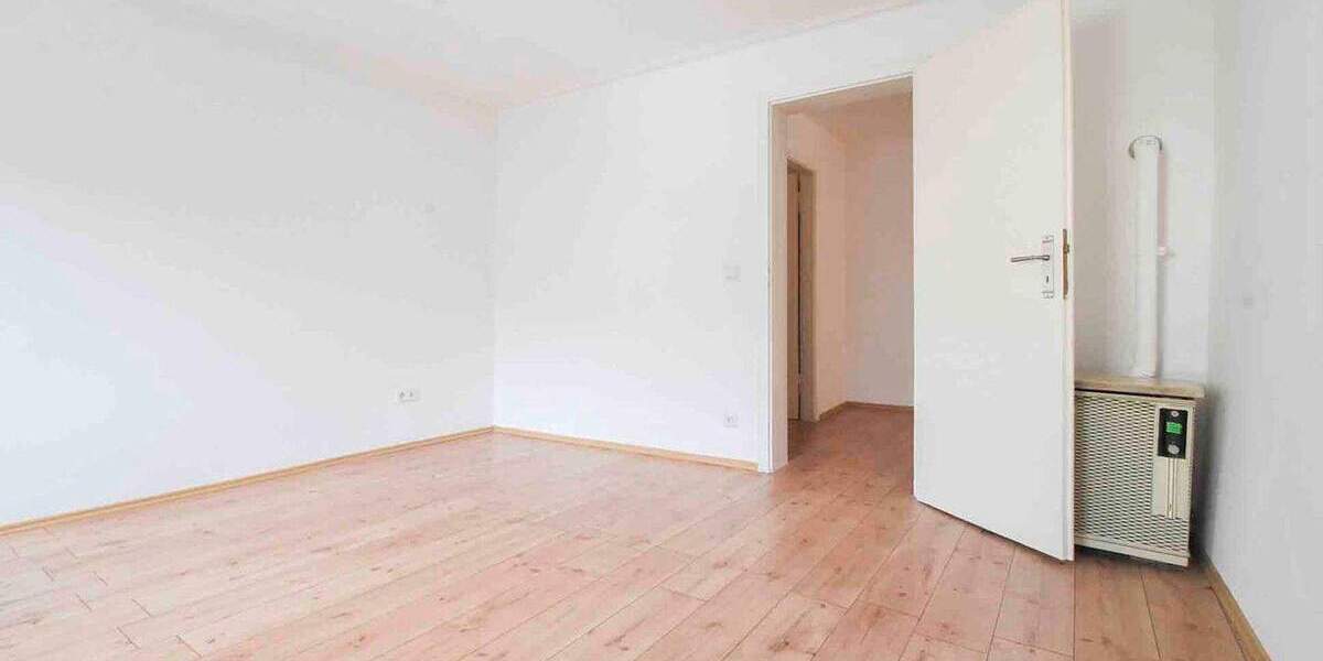 Charmantes Zweifamilienhaus mit historischem Gewölbekeller und zwei Südterrassen in Möhringen 7 zimmer