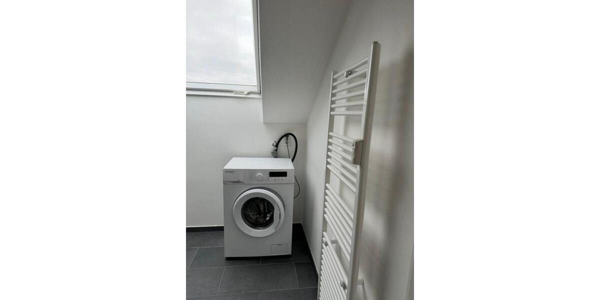 Dachgeschoßwohnung Köln Lindenthal - 5 Zimmer, 120 m&sup2;, 570&euro; | Angebot:25205302