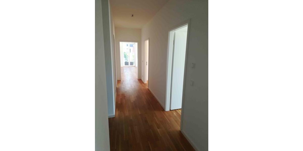 Traumhafte großzügige 5 Zi. Wohnung mit großer Terrasse und Gartenanteil 5 zimmer