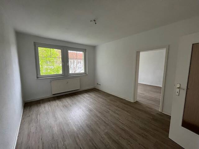 Etagenwohnung Zwickau Eckersbach - 2 Zimmer, 50 m&sup2;, 290&euro; | Angebot:26700075