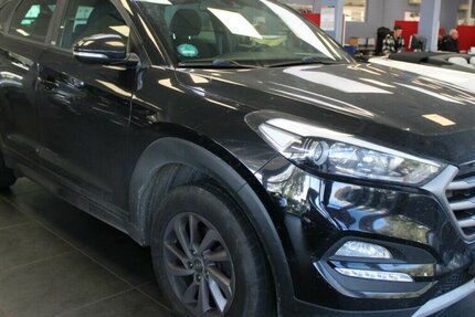 Hyundai Tucson blue 1.6 GDI 2WD Passion - AHK - 122.940 km 12.980 € Euskirchen 53881