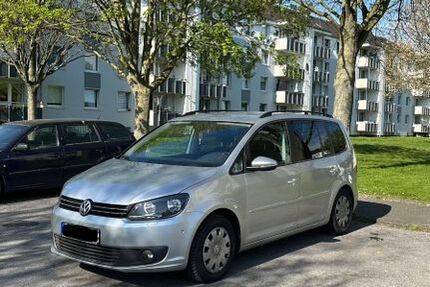 VW Touran 225.700 km 7.500 &euro; Mönchengladbach 41238