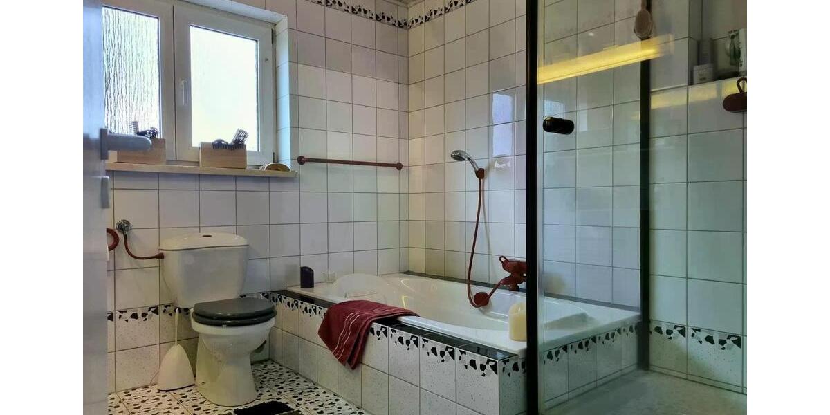 Einfamilienhaus Schotten - 8 Zimmer, 270 m&sup2;, 369.000&euro; | Angebot:24572823