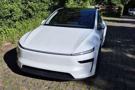 Tesla Model Y 13.900 km 49.300 &euro; Backnang 71522