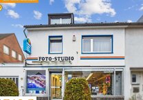 Charmantes Reihenendhaus mit Gewerbe in Köln-Worringen - Arbeit und Wohnen ideal kombiniert!