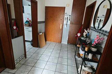 Wohnung Bad Pyrmont - 3 Zimmer, 83 m&sup2;, 700&euro; | Angebot:26324439