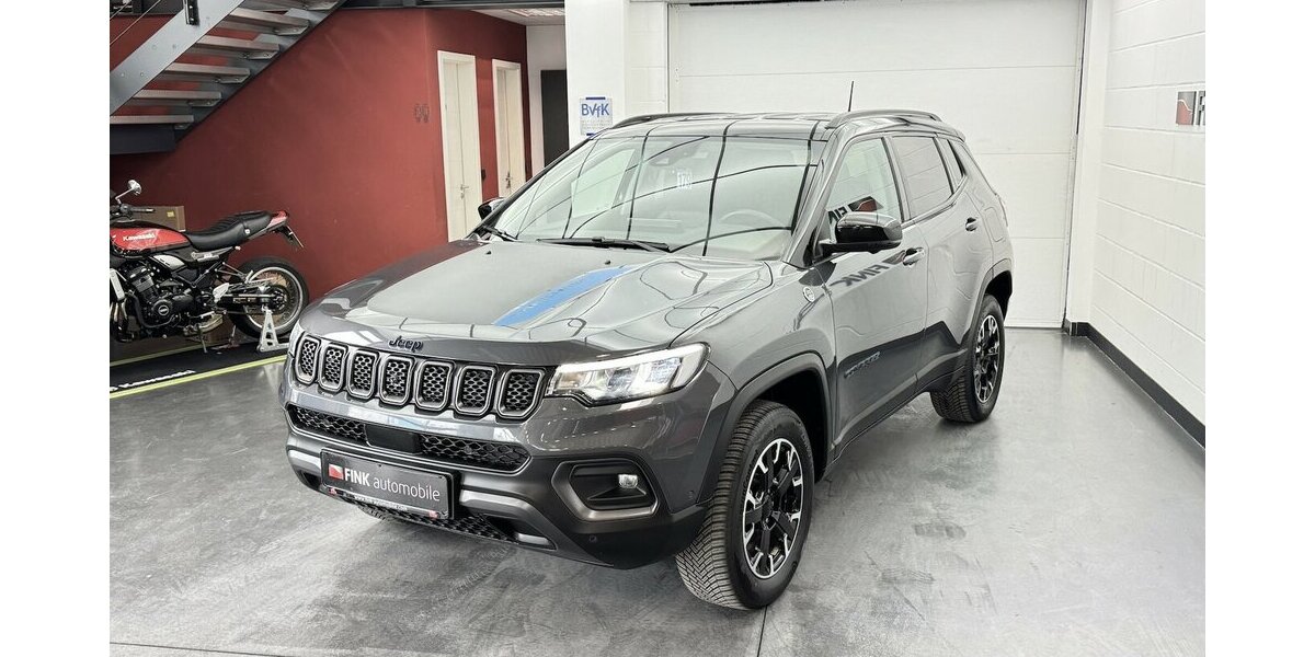Jeep Compass Trailhawk Plug-In Hybrid 4WD 1.Hand LED 27.100 km 24.390 &euro; Lich 35423