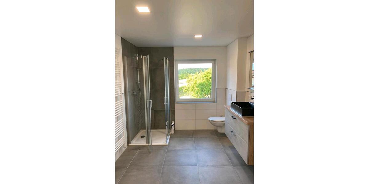 Erdgeschoßwohnung Sulzfeld - 4 Zimmer, 132 m&sup2;, 1.015&euro; | Angebot:26288314