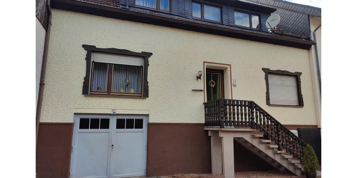Reihenhaus Nonnweiler - 7 Zimmer, 170 m&sup2;, 130.000&euro; | Angebot:27279293