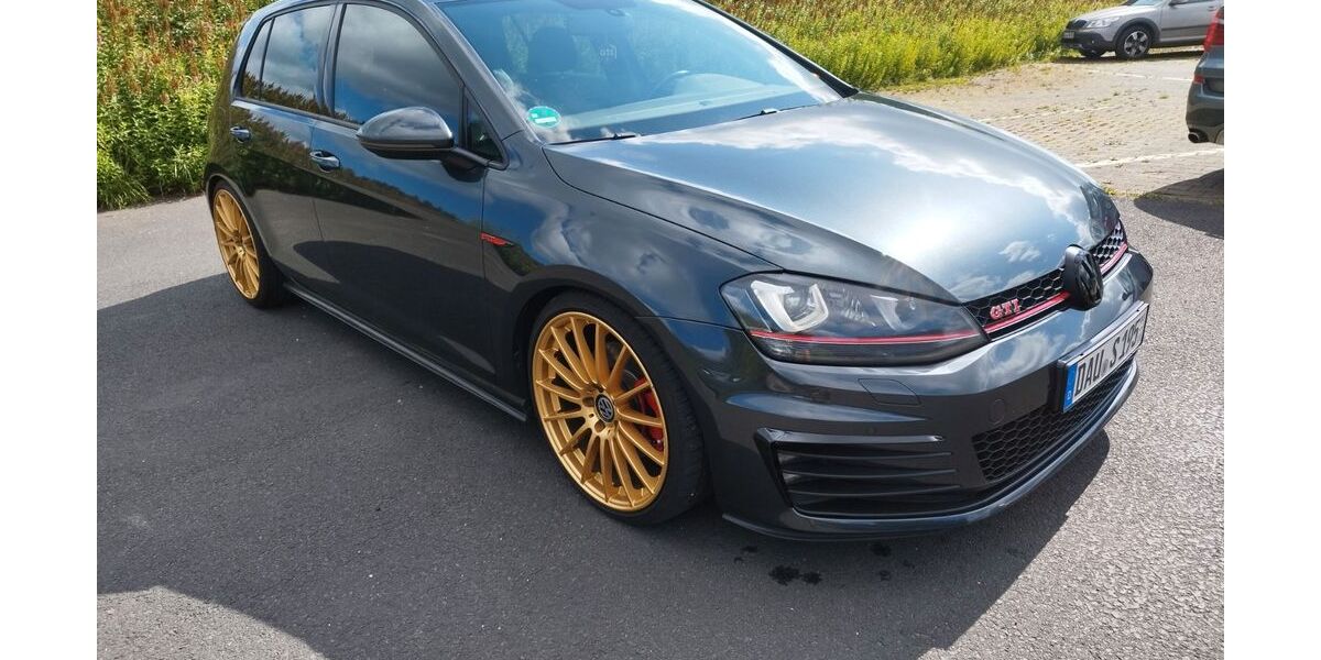 VW Golf 82.816 km 15.600 &euro; Retterath 56769