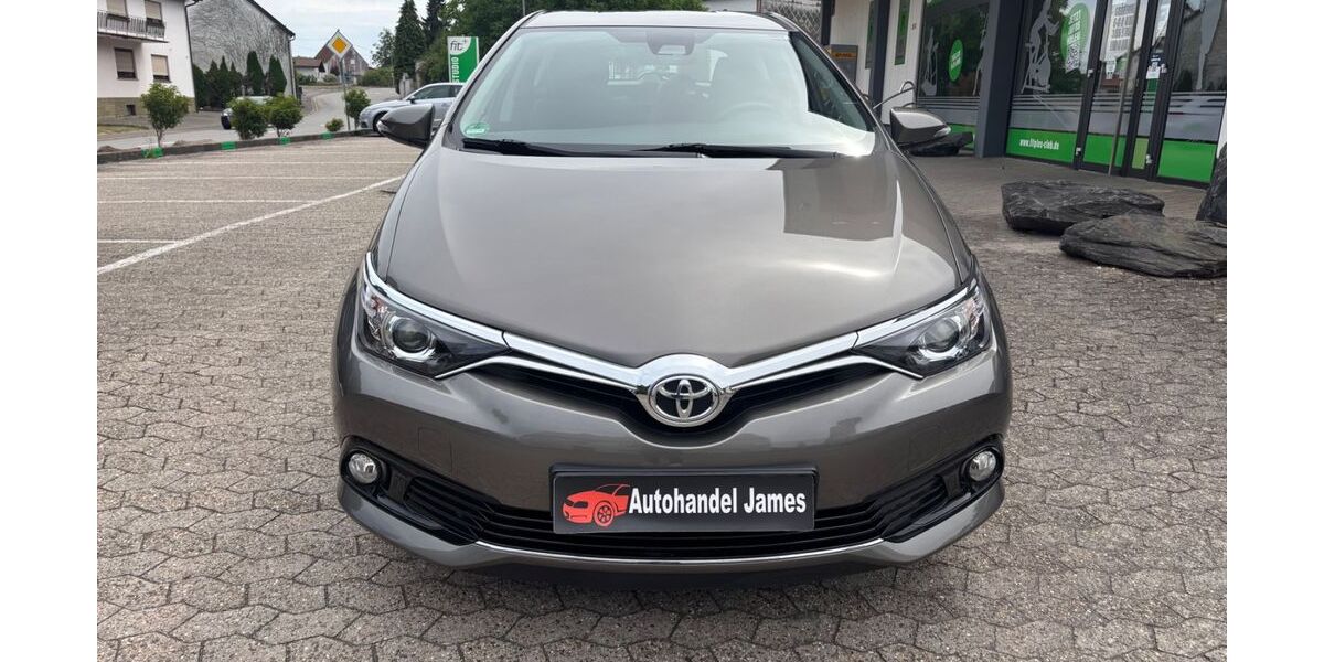 Toyota Auris 43.000 km 13.300 &euro; Nohfelden O.t. Wolfersweiler 66625