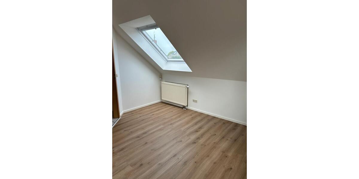 Dachgeschoßwohnung Beckum - 3 Zimmer, 83 m&sup2;, 830&euro; | Angebot:26316650