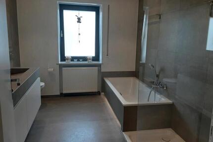 2024 sanierte Wohnung EG 140m² NeustadtDonau 1020 €
