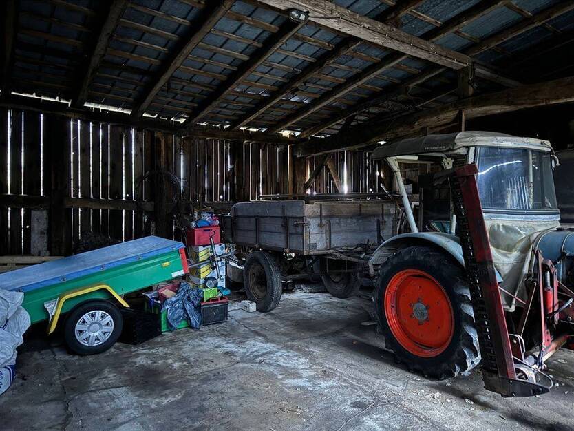 Bauernhaus mit Nebengebäuden in ländlicher Sackgassenlage 5 zimmer