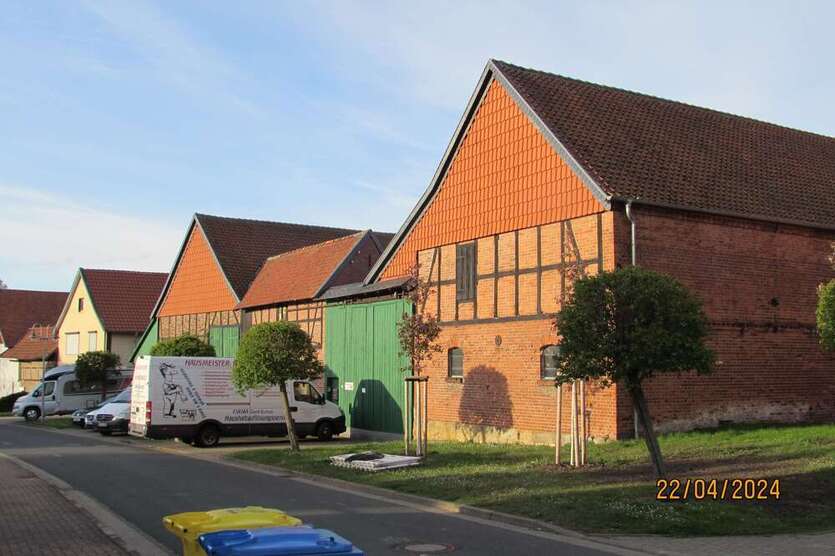 Haus zum Kaufen in WernigerodeOT Reddeber 280.000 € 281 m²