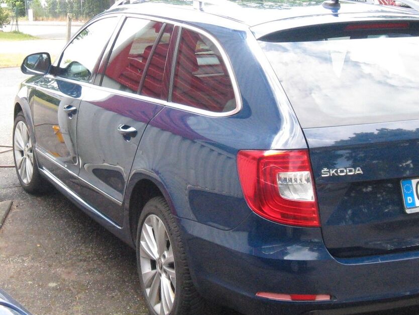Skoda Superb 286.000 km 9.800 € Ratekau 23626